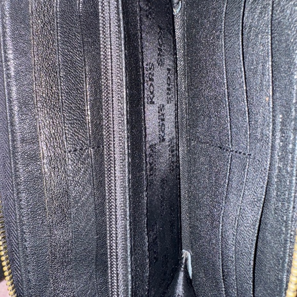 🔥like new !!!Excellent condition MICHAEL KORS BLACK LEATHER WALLET🔥 - Picture 2 of 6